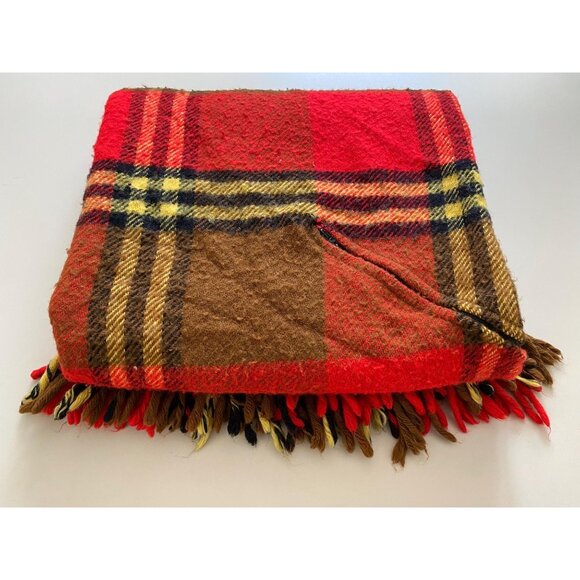 Vintage 1970s Red Plaid Poncho / Stadium Blanket, Zipper Neck, Wearable Blanket - Picture 8 of 10